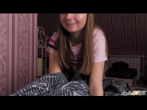 ❤️ Blondie tana tsotsar BFF's dinta sosai kuma ta sami Cum A Bakinta ❤️ Batsa na Rasha ❌️